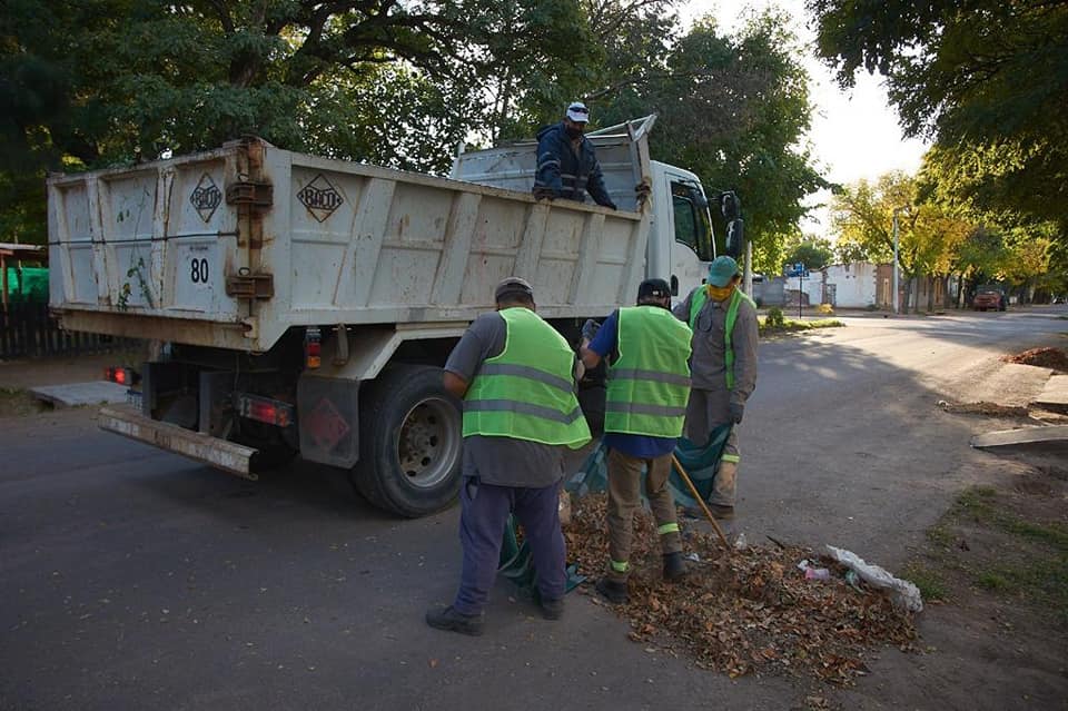 Realizan tareas de limpieza en distintos puntos del departamento