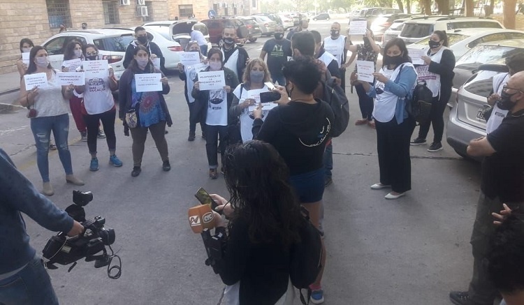URGENTE – El SUTE pidió suspender las clases presenciales y convocó a un paro docente
