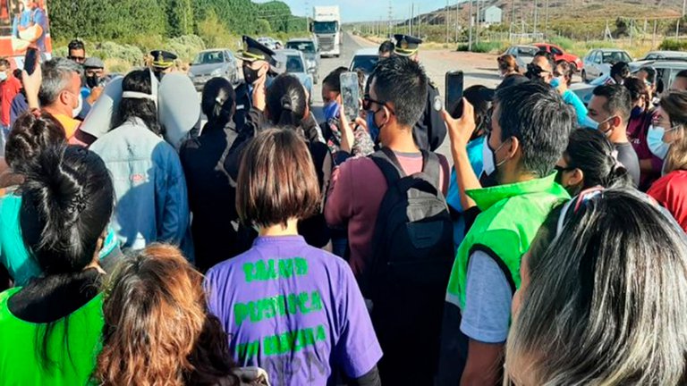 Sube la tensión en Vaca Muerta: el gremio Petroleros asegura que irá con 30.000 trabajadores a las rutas para que los dejen transitar
