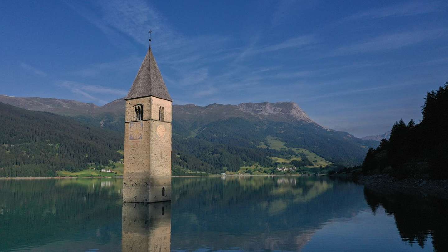La Atlántida tirolesa: un pueblo perdido emerge de un lago en Italia a 70 años de su desaparición