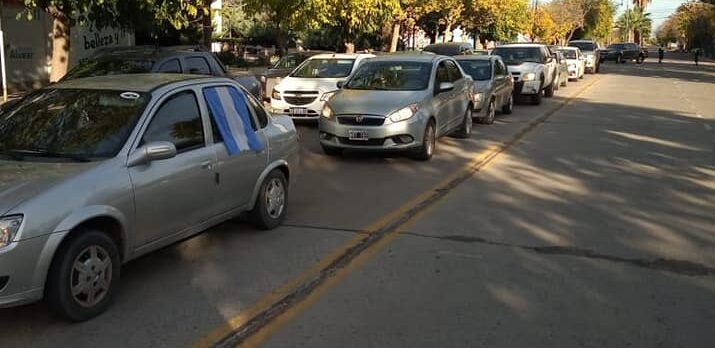 Se realizó un caravanazo para pedir por clases virtuales