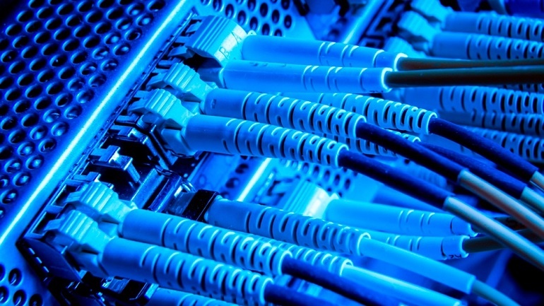 Extienden la red de fibra óptica para alcanzar a 238 pueblos y a un millón de habitantes