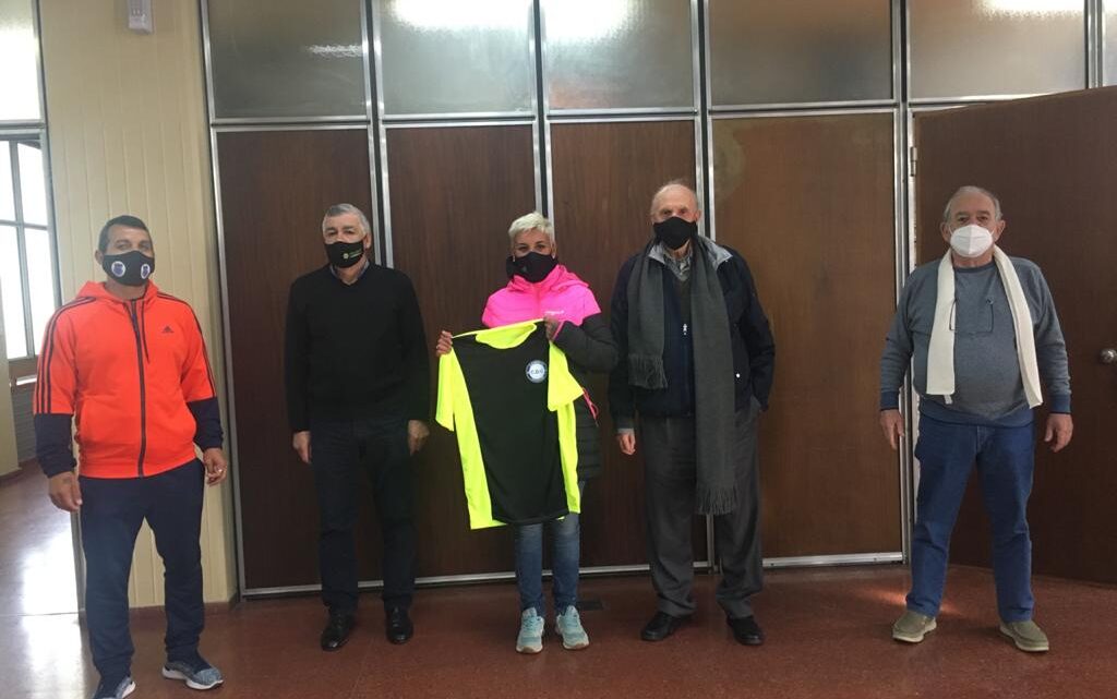 Fundación Cecsagal donó camisetas al Deportivo Circunvalación