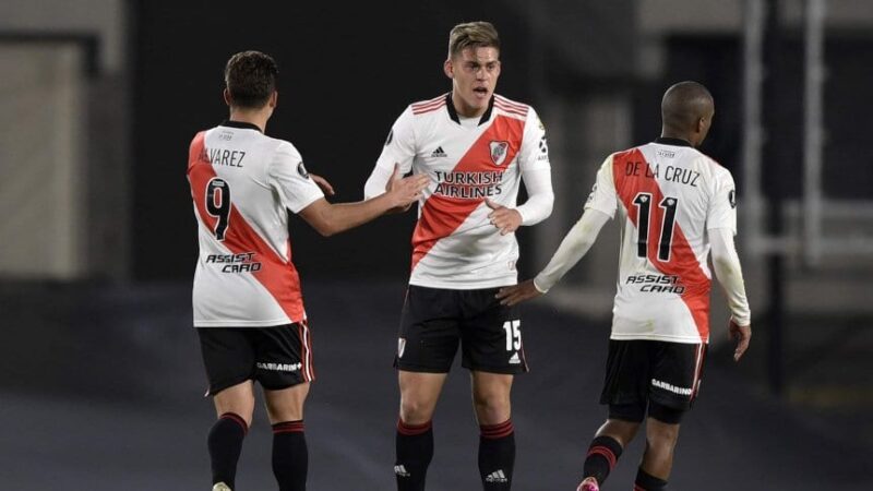 River sufrió y perdió con Fluminense, pero se clasificó gracias a Junior