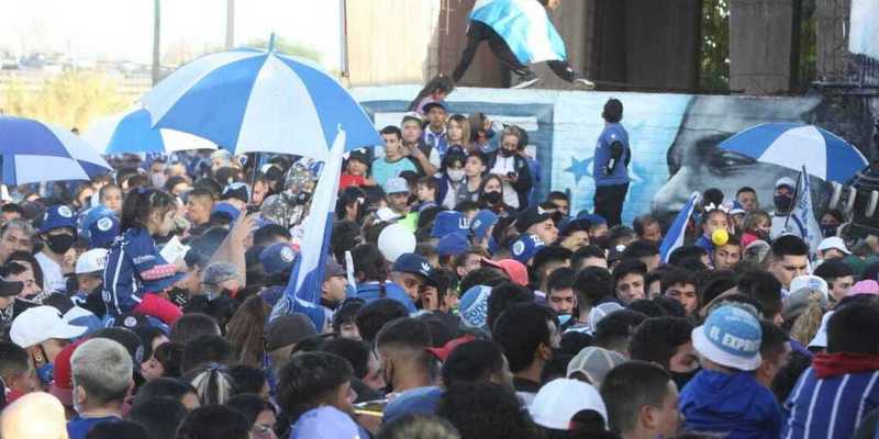 Festejos del Tomba: imputaron a 21 hinchas e investigan cómo accedieron al club