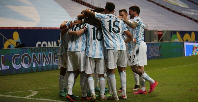 Con Messi como figura, la Selección Argentina consiguió su primer triunfo ante Uruguay