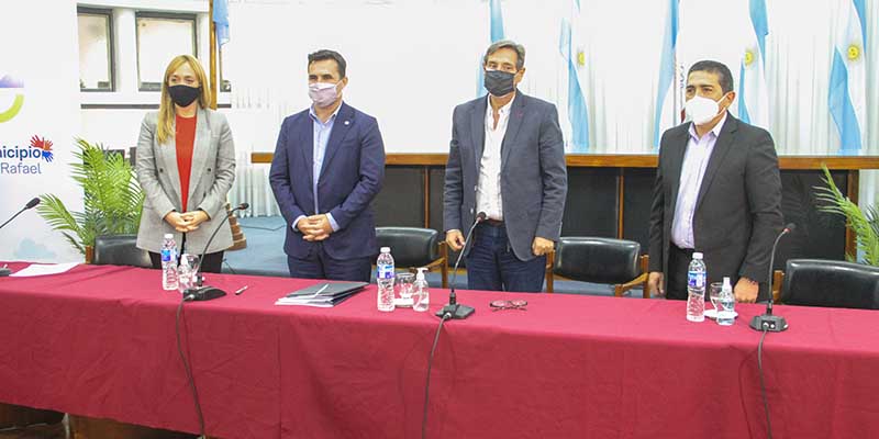 Se firmó el comienzo del proceso de compra de materiales para el nuevo gasoducto