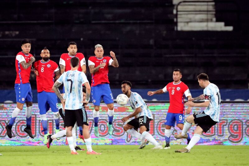 Copa América: la Selección Argentina no pasó del empate ante Chile en el debut