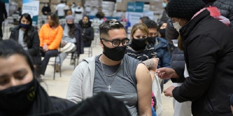 La DGE quiere tener vacunados a todos los docentes con las dos dosis