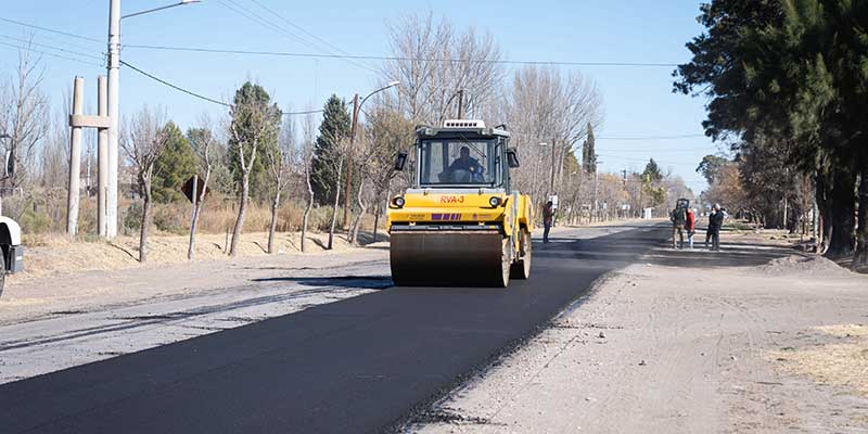 Continúa el plan de asfalto en General Alvear
