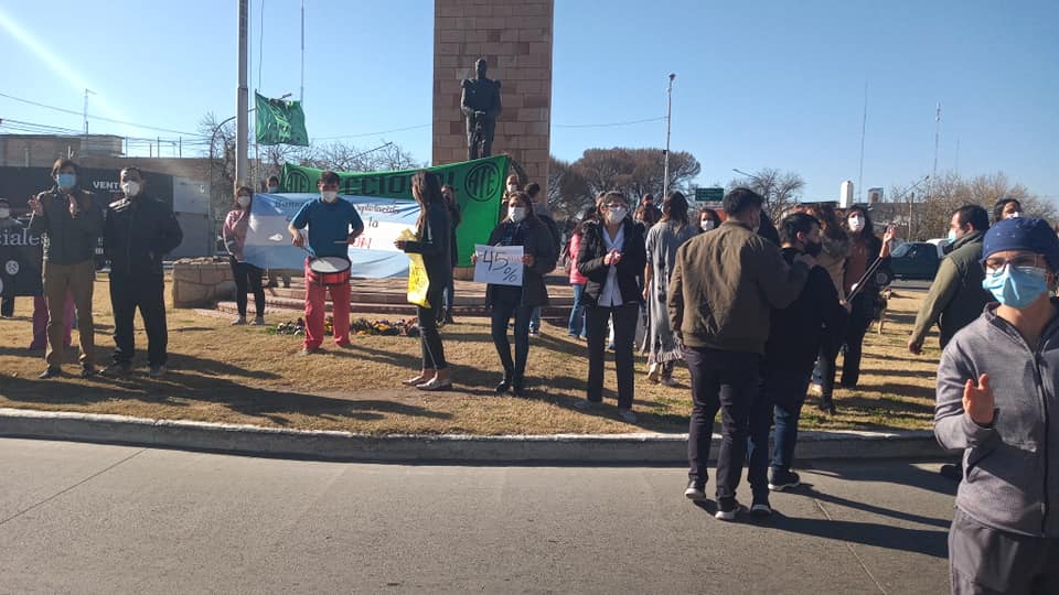 Trabajadores de la salud reclamaron mejoras salariales