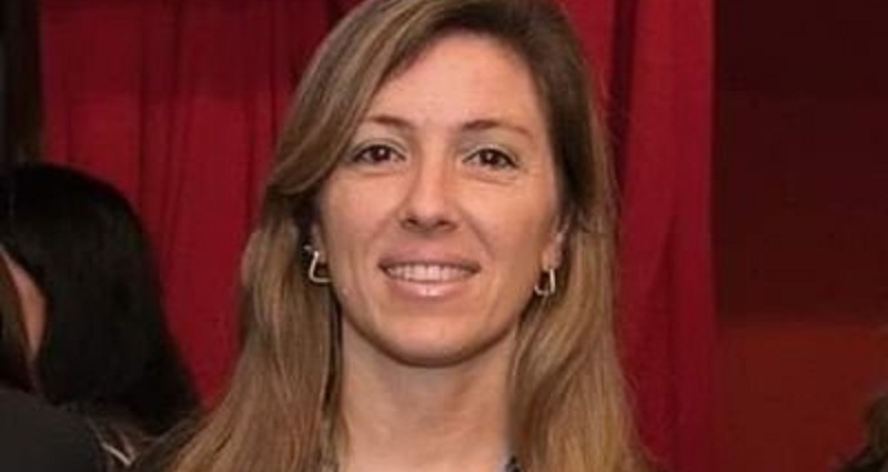 Una legisladora de Santa Fe votó durante una sesión virtual mientras conducía su auto