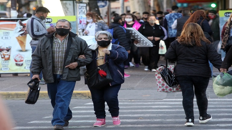 Clases, turismo y reuniones: qué pasará en Mendoza tras la llegada de la variante Delta
