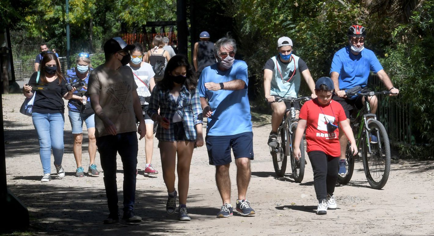 Mendoza pedirá que a los chilenos no se los obligue a aislarse