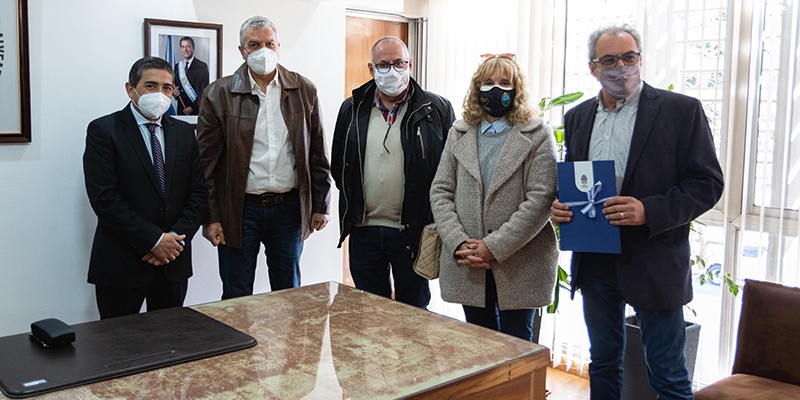 DPV y Alvear continúan firmando convenios para obras viales