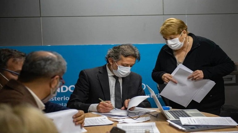 AMPROS aceptó la oferta salarial del Gobierno para los trabajadores de la Salud