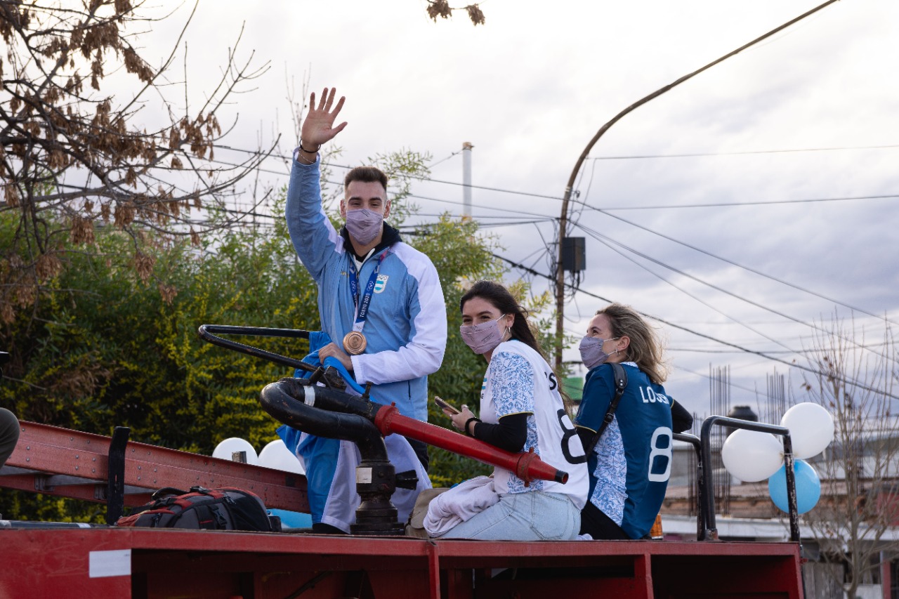 Profeta en su tierra: Agustín Loser llegó a Alvear y llenó de orgullo las calles