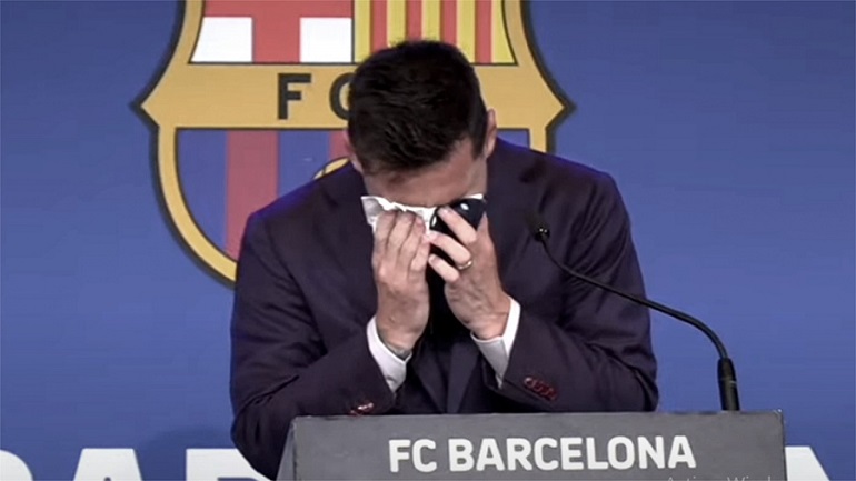 Messi, quebrado en llanto: “Mi familia y yo sí hicimos todo lo posible por seguir en Barcelona”