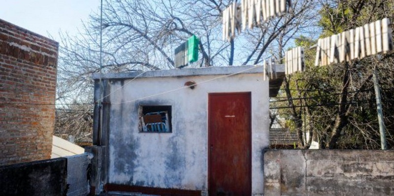 Fotos, la carta de su padre y el relato de la mujer que vivió secuestrada 23 años en una habitación