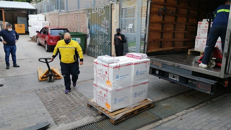 Vacunas Sputnik V: Mendoza recibirá otras 50 mil dosis este fin de semana