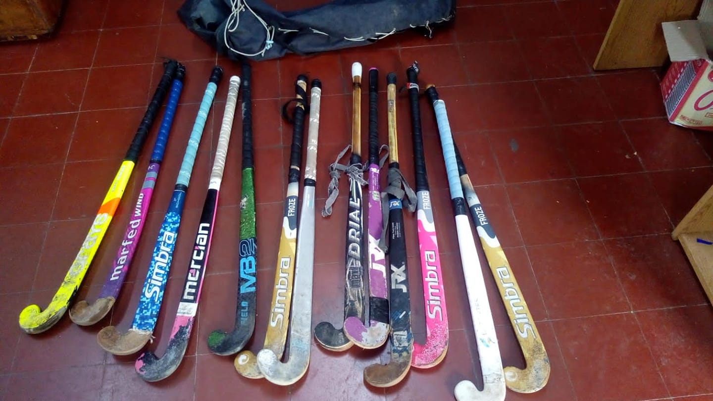 Recuperaron los palos de hockey robados