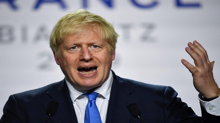 Reino Unido; Johnson impulsa la tercera dosis y renuncia al pasaporte Covid
