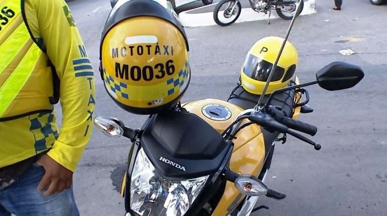 Llegó la “mototaxi” a Mendoza y piden regularla