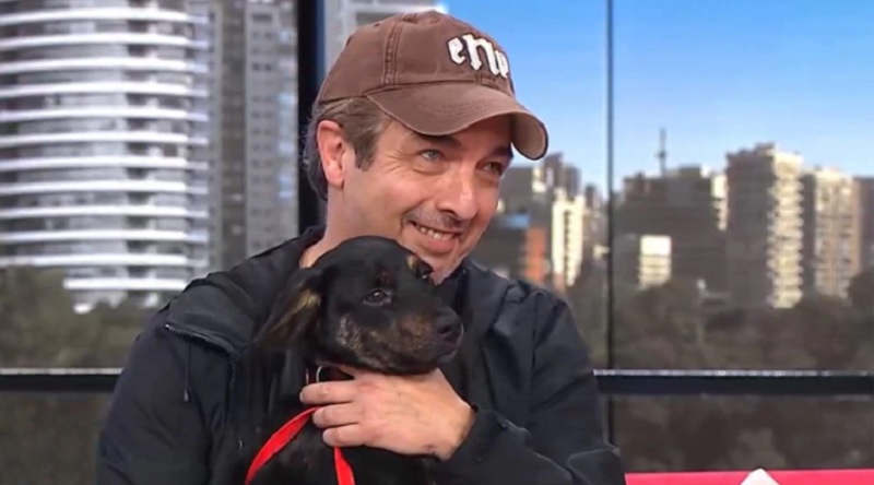 Ricardo Darín se encontró un perro en la calle y apareció sorpresivamente en el programa de Leo Montero para ubicar al dueño