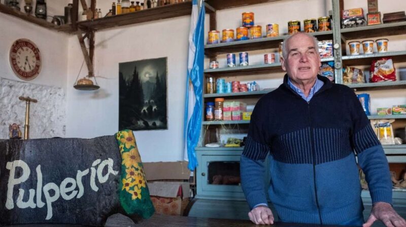 Es el único habitante de su pueblo y ya no quedan escuelas para votar: cómo vive y qué hará hoy