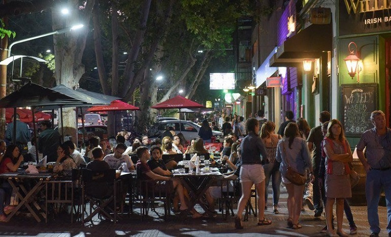 Nuevas aperturas: vuelve la gastronomía a pleno y espectáculos masivos en Mendoza