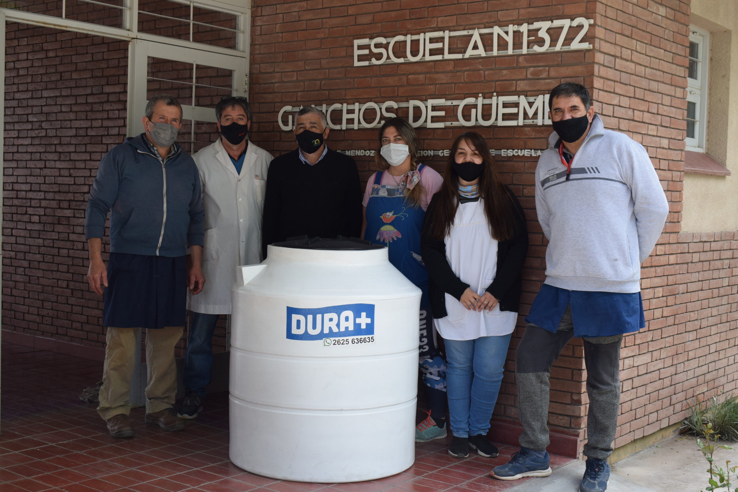 Cecsagal donó un tanque de agua a la escuela Gauchos de Güemes