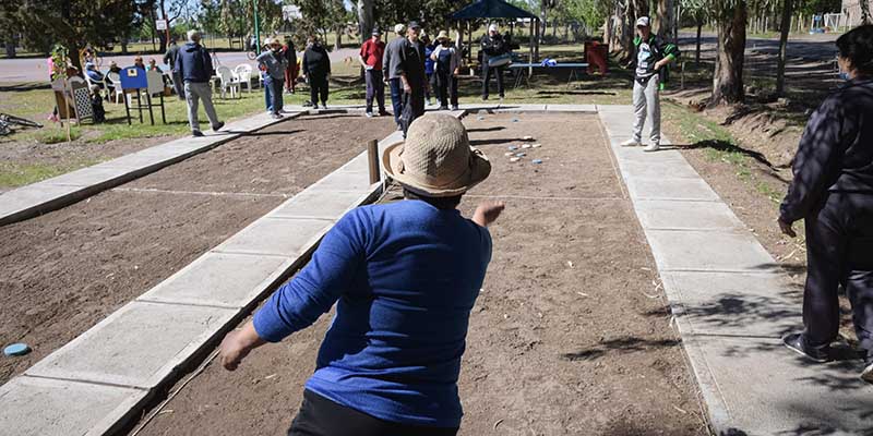 Importante encuentro de adultos mayores en Bowen