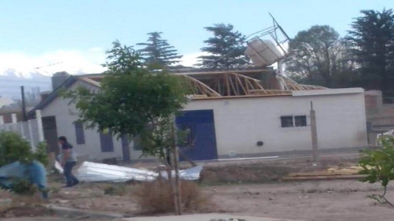 Los daños que dejó el fuerte viento en Mendoza