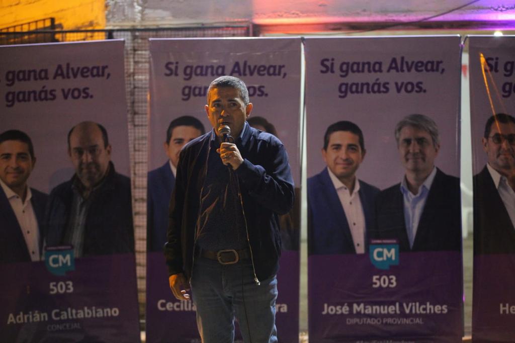 El Frente Cambia Mendoza presentó a sus candidatos en el comité del Barrio San Carlos