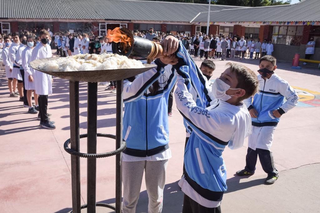Comenzaron los Juegos del Centenario de la Escuela Carlos María