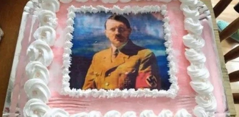 Festejó su cumpleaños con una torta de Hitler y se armó un escándalo