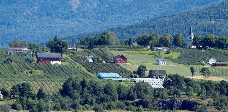 La extraña pared “demoníaca” de una iglesia noruega que aterroriza a la población