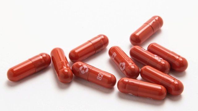 Molnupiravir: Reino Unido se convierte en el primer país en aprobar una pastilla para tratar la covid-19