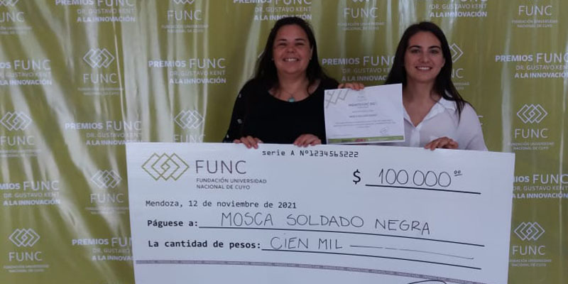 Alumnas de UGACOOP ganaron el concurso “Emprende U”