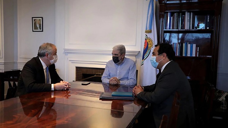 Argentina y Chile preparan acciones conjuntas para controlar a grupos mapuches que trafican armas y drogas a través de la frontera