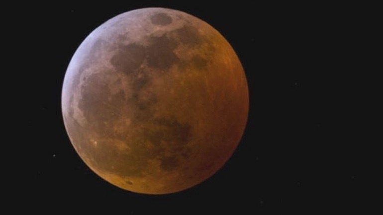 ¿Cómo y dónde ver el eclipse parcial lunar más largo del siglo?