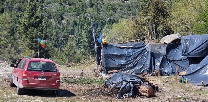 Denuncian que hay un muerto y un herido de bala en una toma mapuche en Río Negro