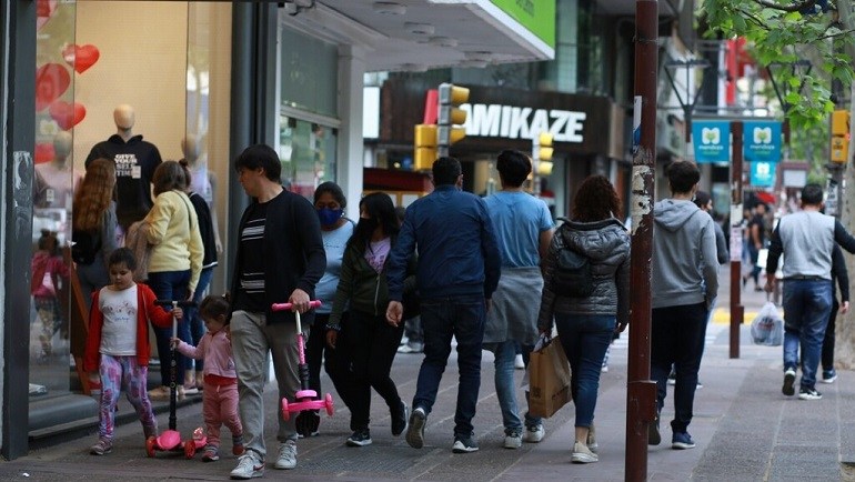 Cuánto necesitó una familia mendocina para no ser pobre en noviembre