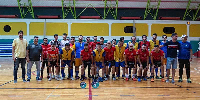 Con un Polideportivo lleno se realizó el Partido exhibición de Futsal