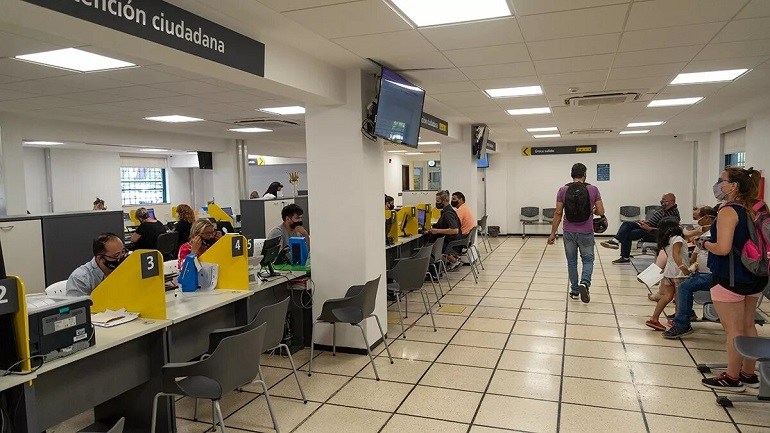 Despidieron a cinco estatales: violencia de género, certificados truchos e inasistencias