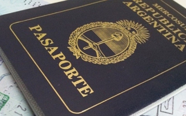 Sin pasaporte: por qué el trámite está demorado para 100 mil argentinos