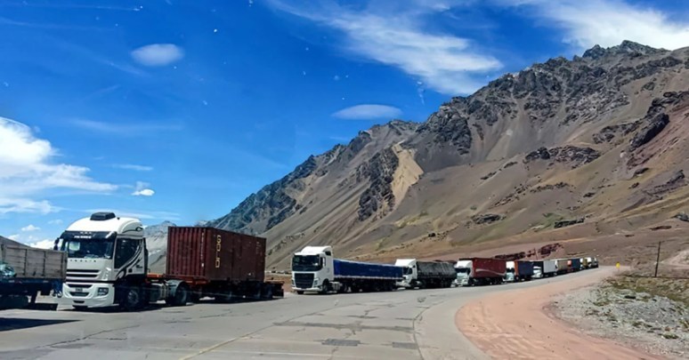 Argentina y Chile llegaron a un acuerdo para destrabar el conflicto que tenía a más de 3 mil camiones varados en la frontera