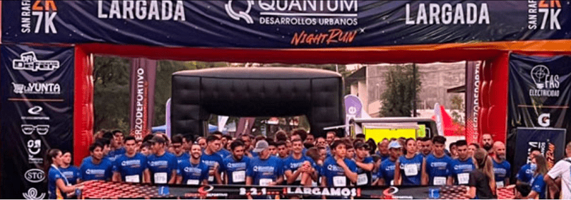 Juan Fernández y Daiana Toval ganaron la prueba atlética nocturna urbana de San Rafael