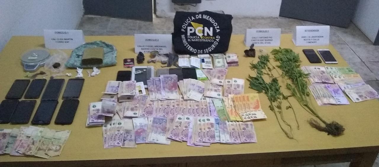 Desbarataron varios kioscos de droga