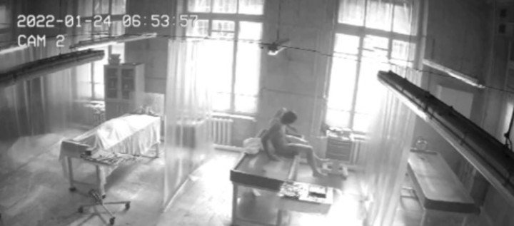 Video: un “muerto” vuelve a la vida y sale caminando de la morgue